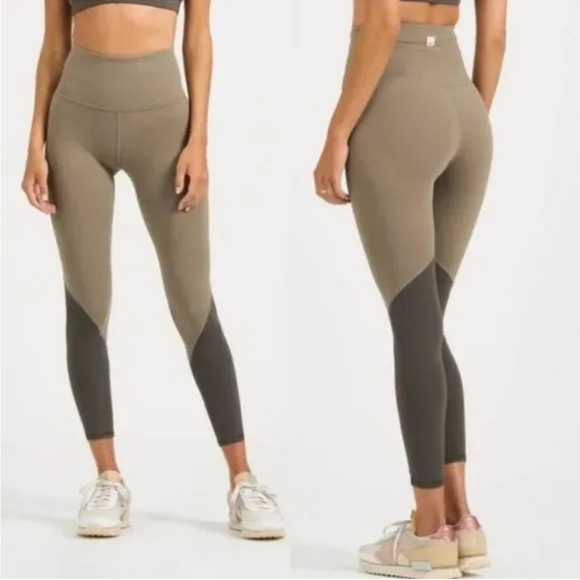 Vuori Colorblock Studio Legging in Light Oregano Size Small High Rise. LIKE NEW! - Picture 1 of 11